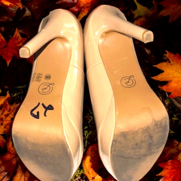 Chinese Laundry Tan Neutral Patent Leather Stiletto Heels- 8.5M - Picture 5 of 7